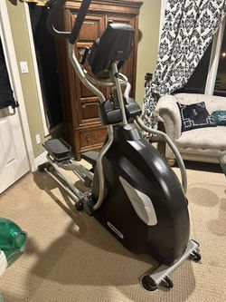 Spirit Commercial Elliptical – Like New – $1,000 (Great Deal!)