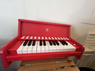Hape Learn With Lights Electronic 25 Key Piano in Red - Kids Musical Instrument