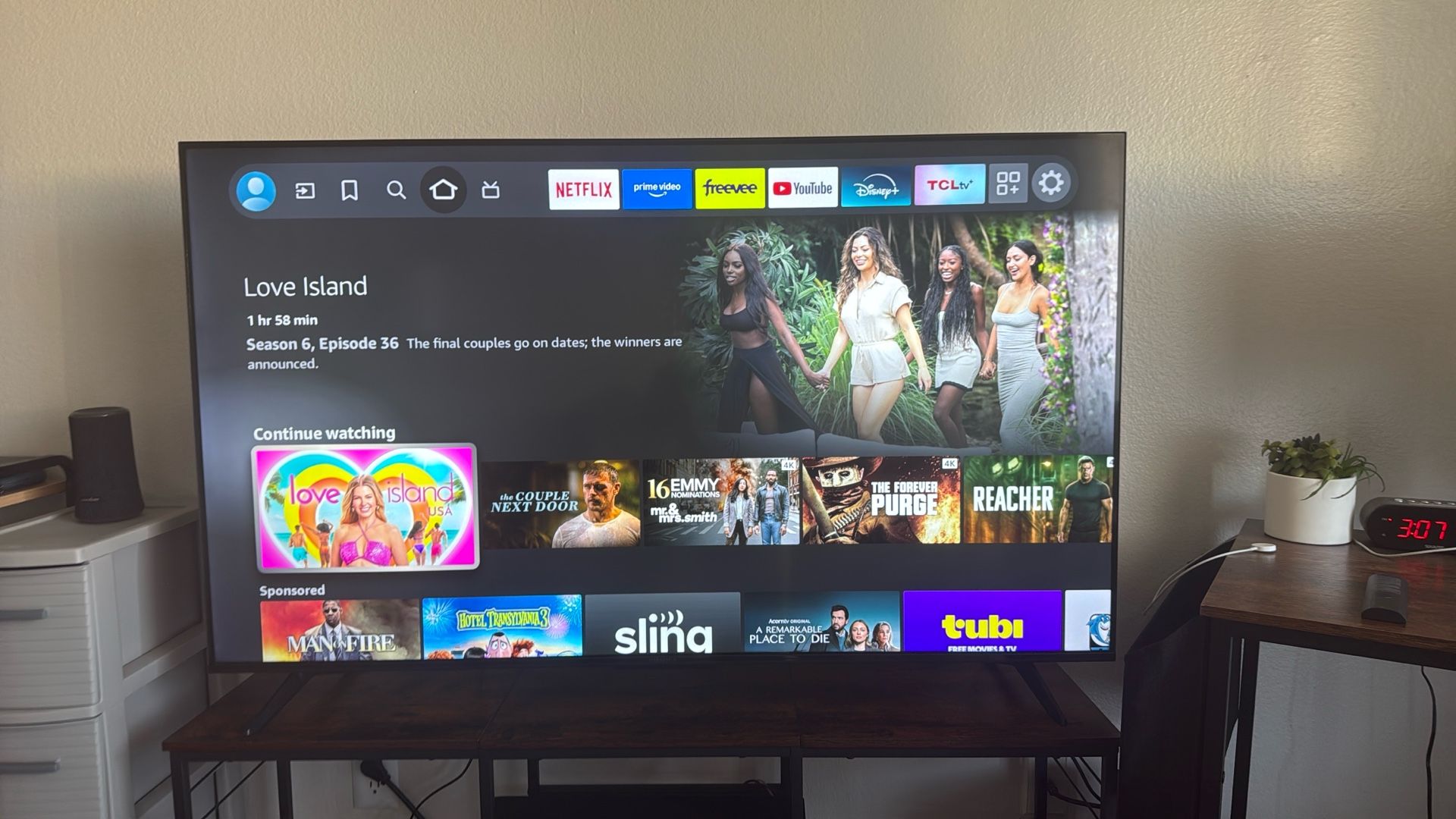 Insignia™ - 55" Class QF Series QLED 4K UHD Smart Fire TV