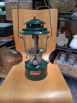 Vintage coleman lanter