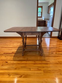 Drop-Leaf solid wood Table
