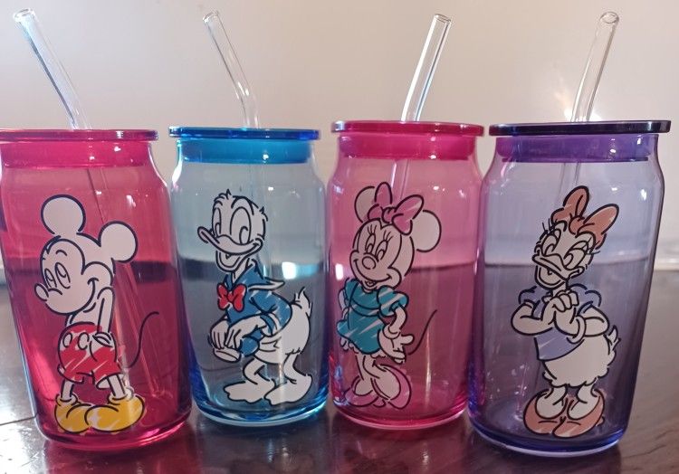 Disney's Mickey & Friends, Glasses.