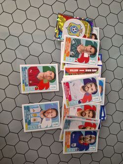 Estampas del mundial original cristiano y Messi con 90 repetidas pido $90 por todo
