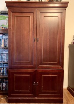 Entertainment center armoire