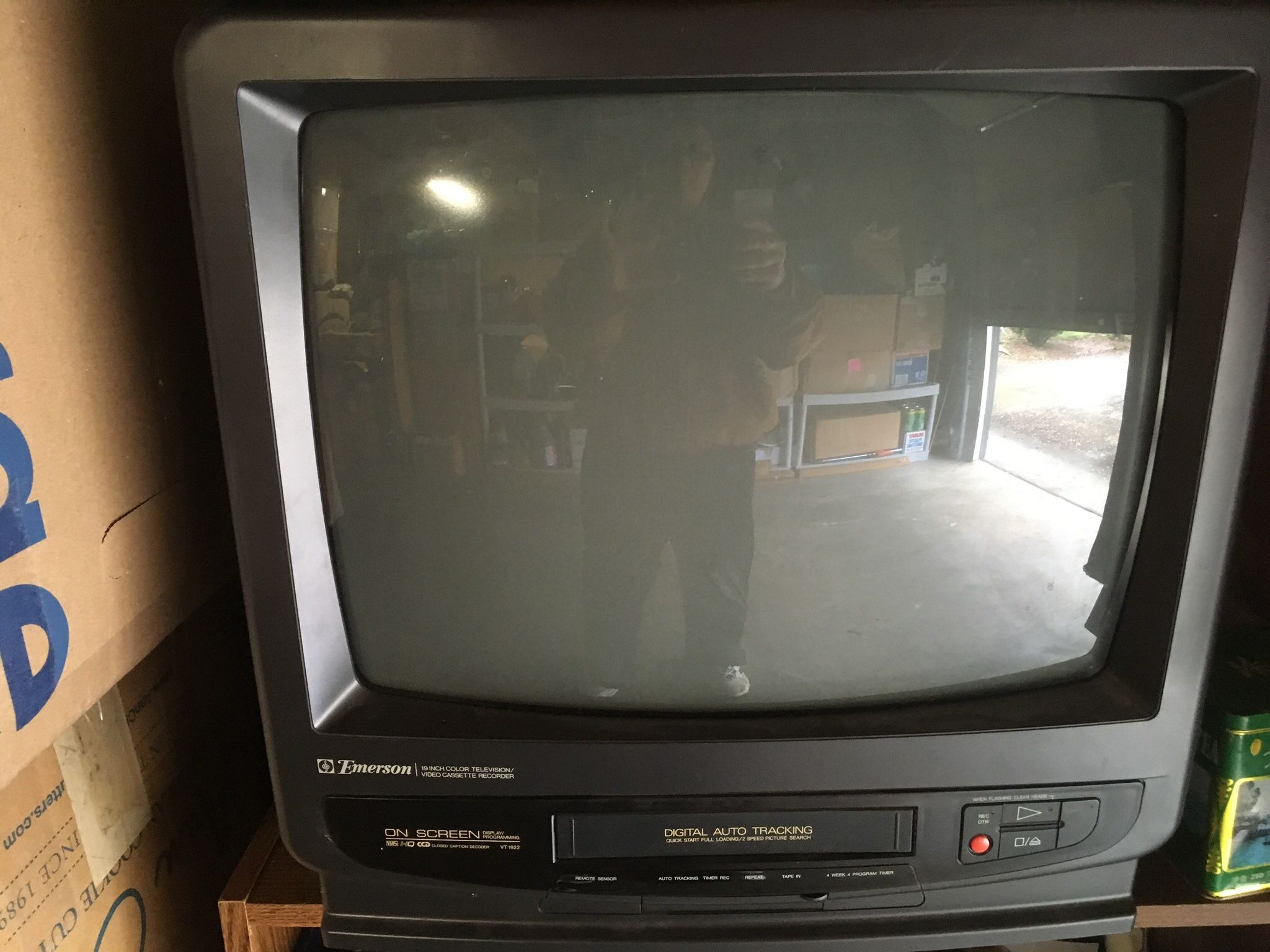 19 Inch Emerson TV/VCR Combo