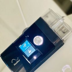 Resmed autosense 10 auto set! Come with tubing and filters! Does not come humidifier chamber. Can get online or Amazon for $20