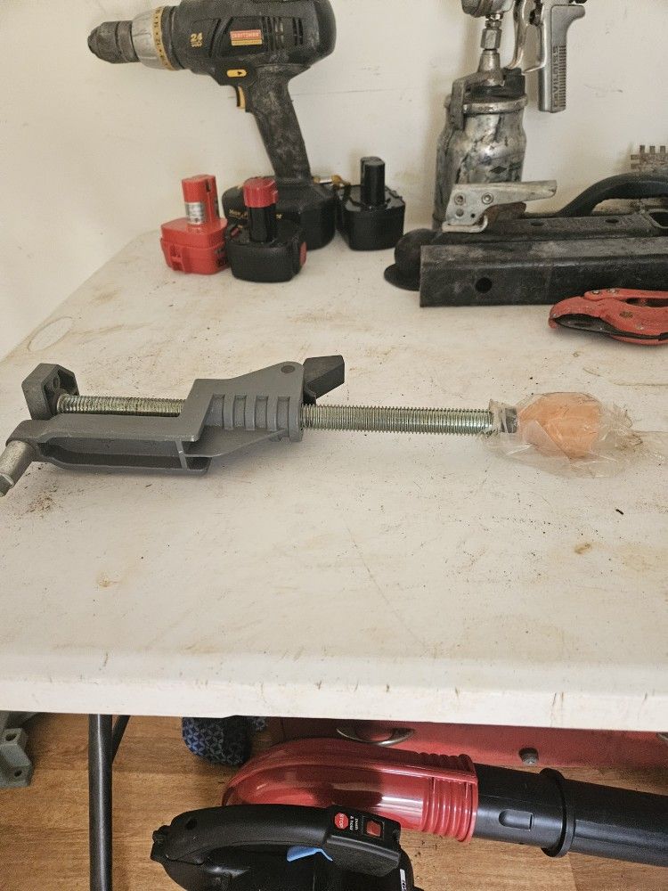 Ridge Miter Saw Clamp