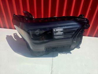 Toyota Tacoma Right Passenger side headlight 2023-2026