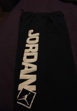boy's Jordan sweat pants 🤗
