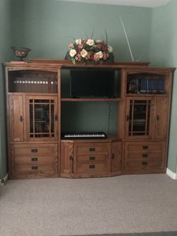 TV stand/ bookshelf