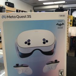 Meta Quest 3S Advanced All In One VR Headset With Batman (128GB)
