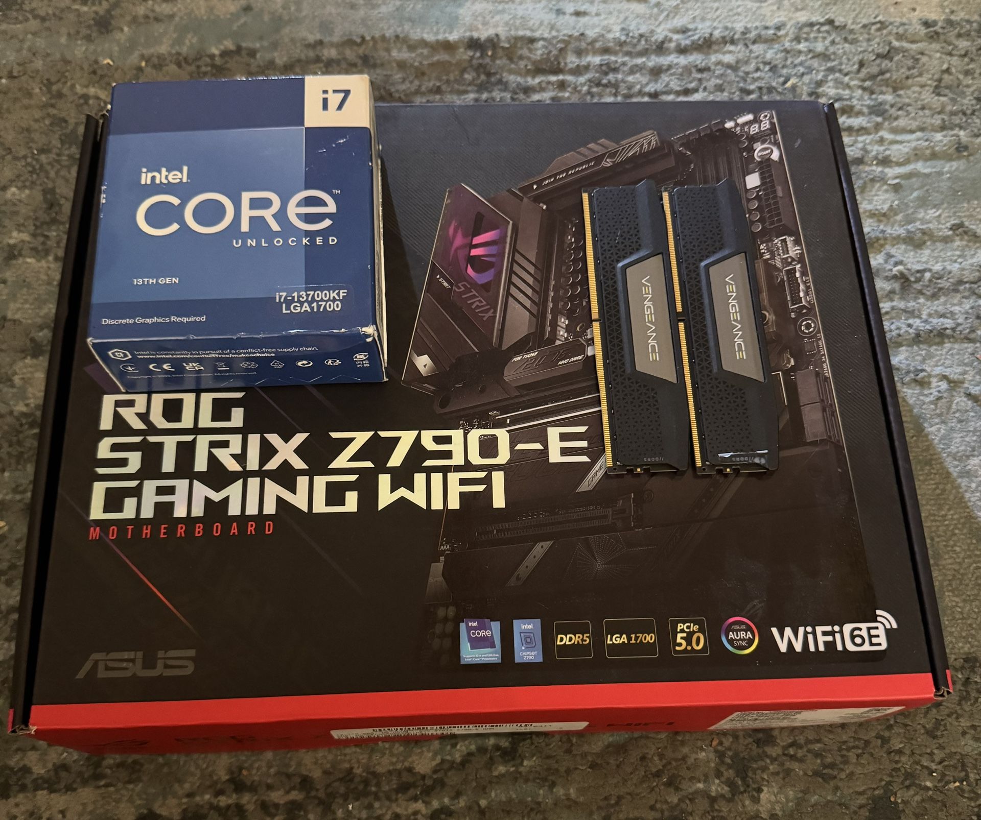 ASUS ROG Strix Z790 E + Intel i7 13700KF + 64GB DDR5 RAM