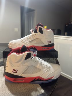 Size 8.5 N 7 Available 