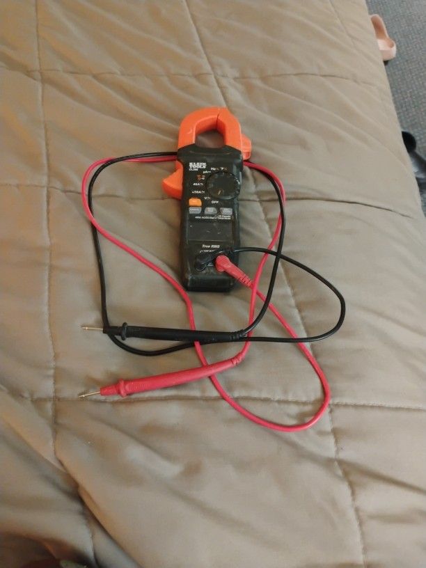Klein Tools CL390 Auto Ranging Digital Clamp Meter