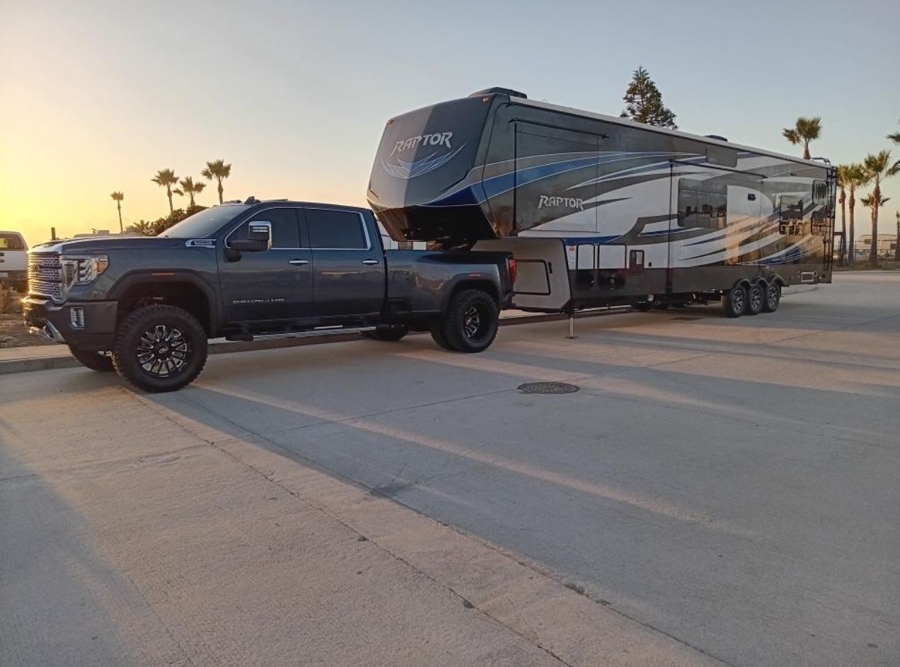 2015 Raptor 412RP 2020 GMC DENALI DUALLY