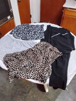 Clearance Sale Ladies 3XL. 1 top, 1 yoga pants,  3 shorts all 5 pieces for