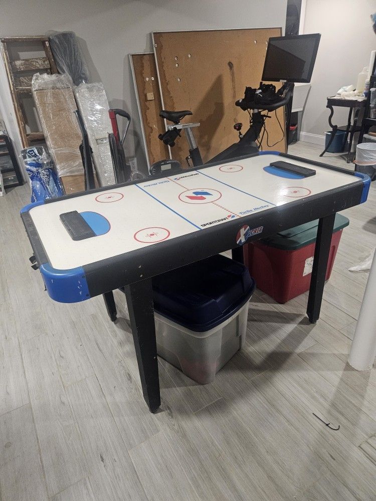 Air Hockey Table