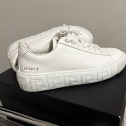 Versace Greca Low Top Sneakers