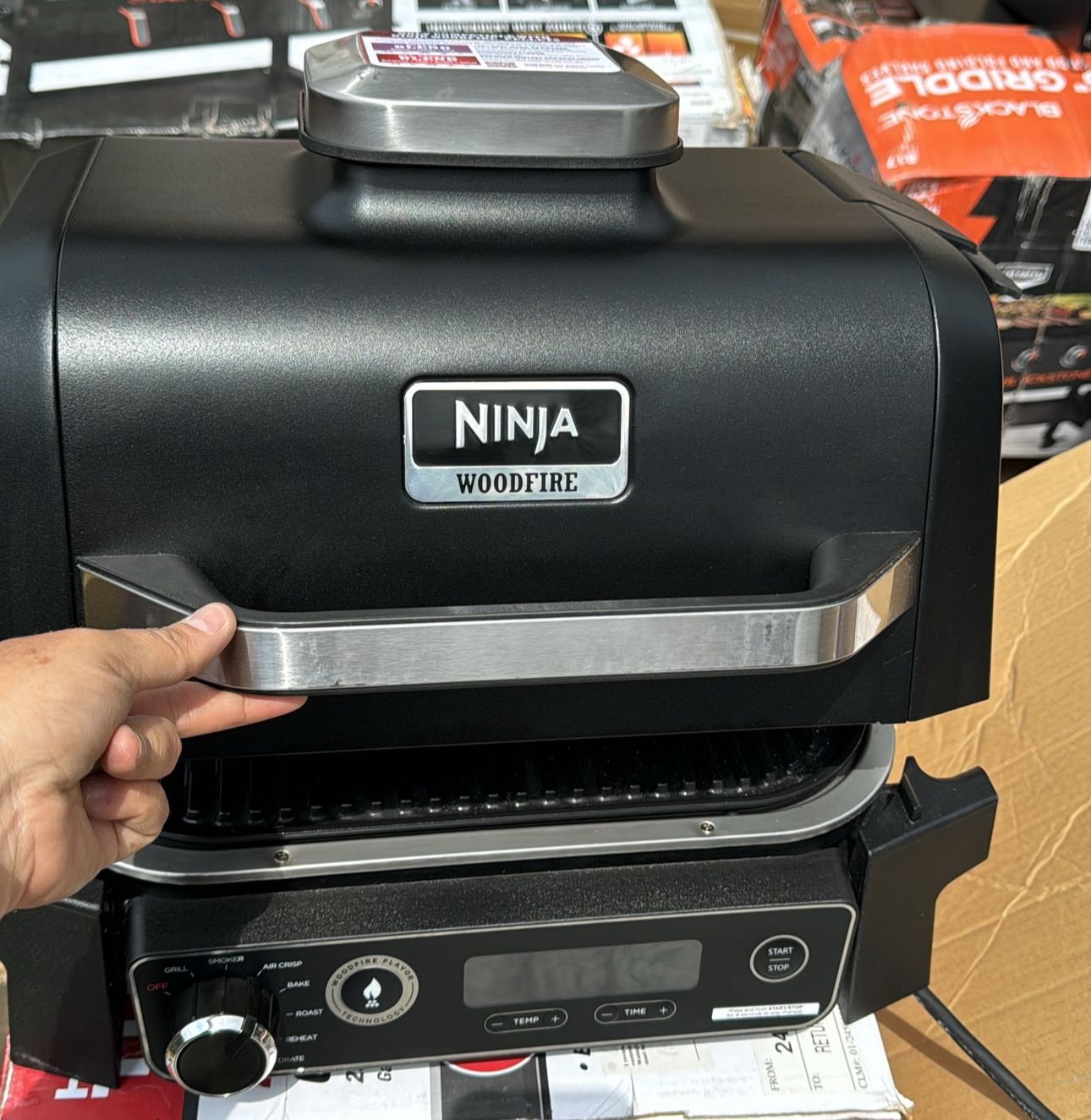 Ninja Woodfire 3-in-1 Outdoor Grill, Master Grill, BBQ Smoker, & Outdoor Air Fryer with Woodfire Technology,ñ