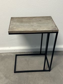 C-Shape Side Table Wood Top Black Metal Frame