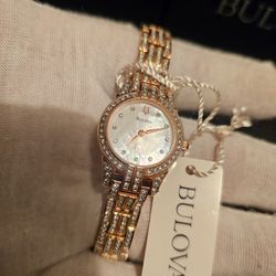 ""🚨❤️💘💜💌💝🎁🚨PERFECT GIFT FOR VALENTINE'S DAY"" NEW LADIE'S NICE LUXURY GOLD TONE, LADIES ⌚️