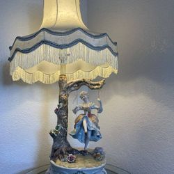 Capodimante Porcelain Figure Lamp