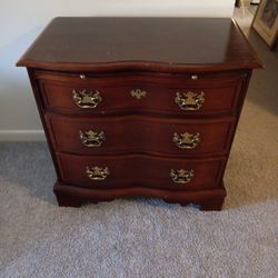 Wooden Dresser (with 3 drawers)