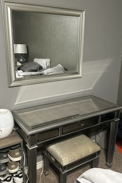 Pier One Mirrored Vanity And Chair 