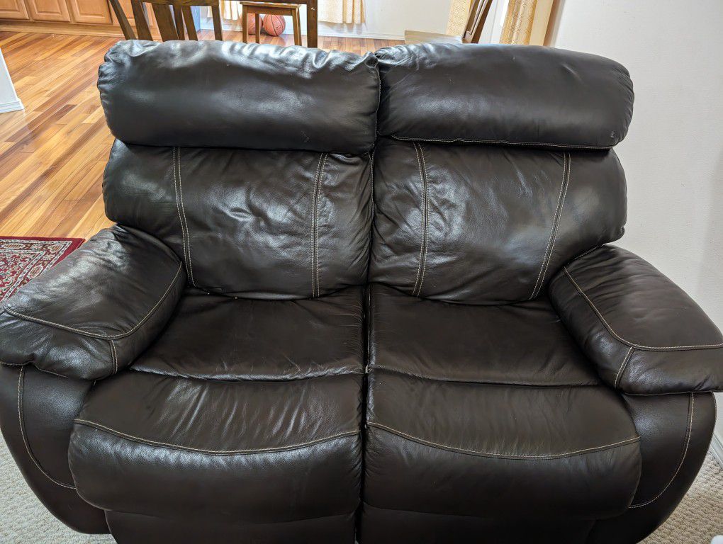 Selling 3 Seat And 2 Seat Leather Couch -electric Recliner 