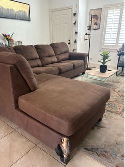 Sectional Sofa with Chaise