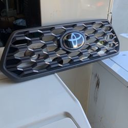 Toyota Front Grill 2021