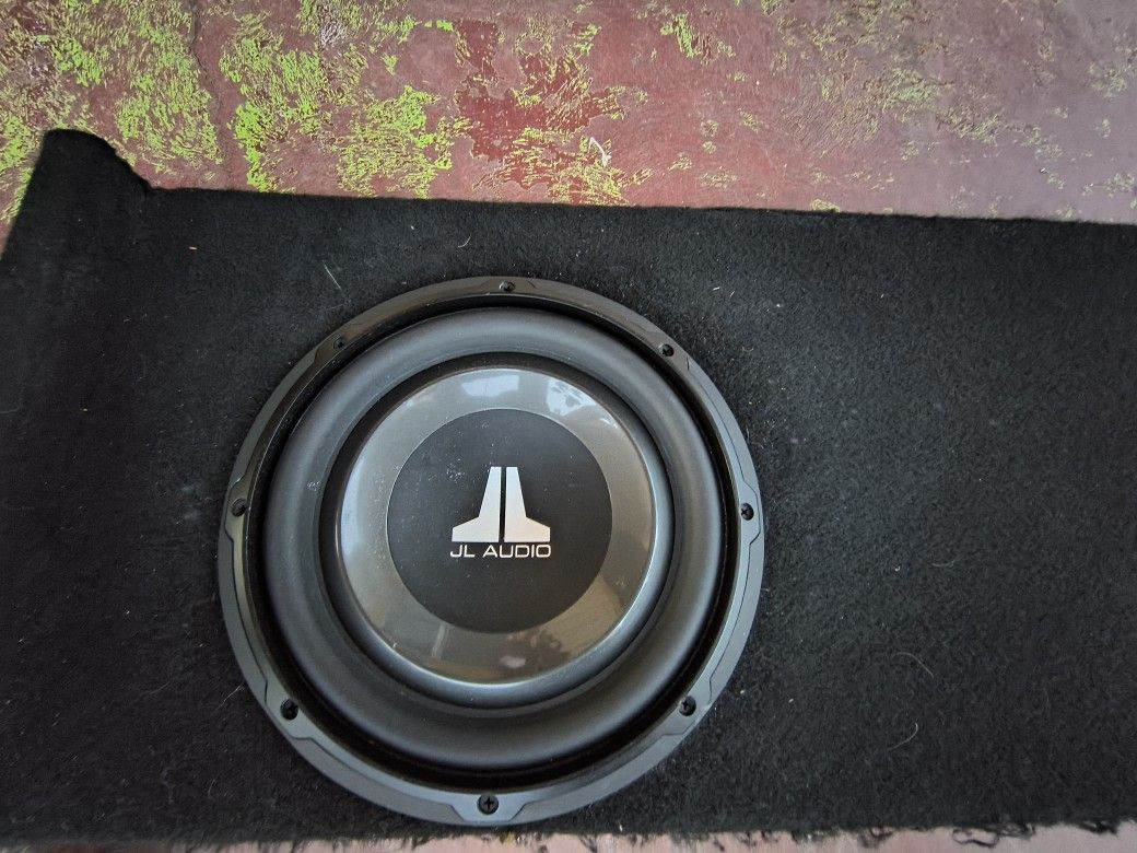 JL Audio 10" Hit Hard