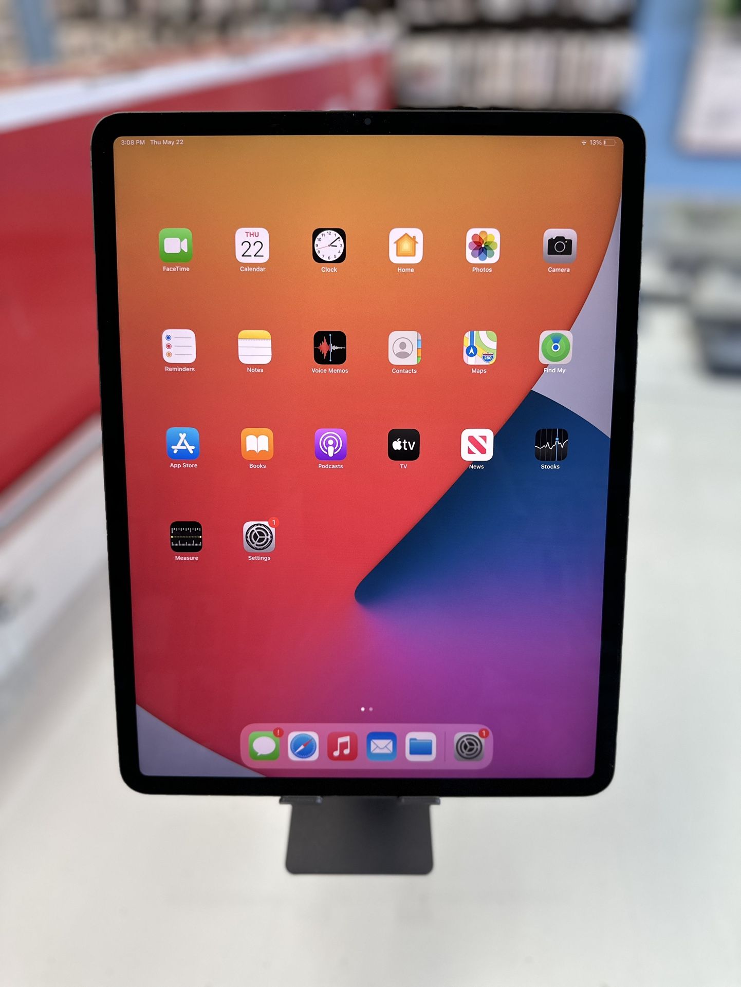 iPad Pro 12.9 4th Gen 128 GB iOS 14.6 EXCELLENT CONDITION