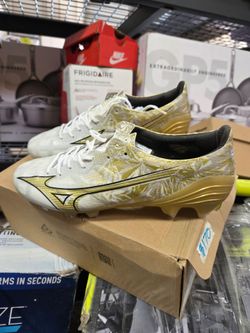 Mizuno Alpha