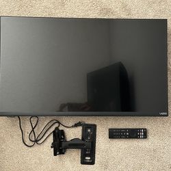 Small TV With Wall Mount 
