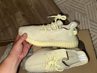 YEEZY 350 BUTTER SIZE 9.5