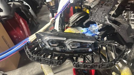 2023 2026 BMW 330! Passenger Side, Headlight,