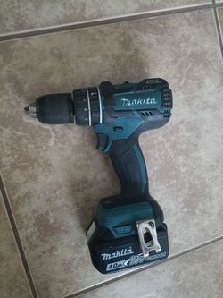 Makita drill LXT 4.0 18v with charger