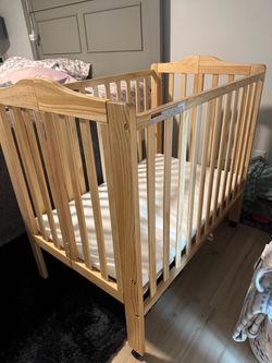 Mini crib