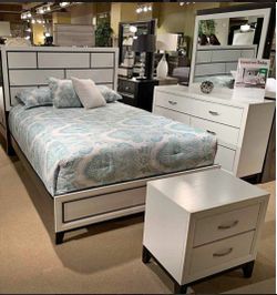 New 4pc. White QUEEN Bedroom Set