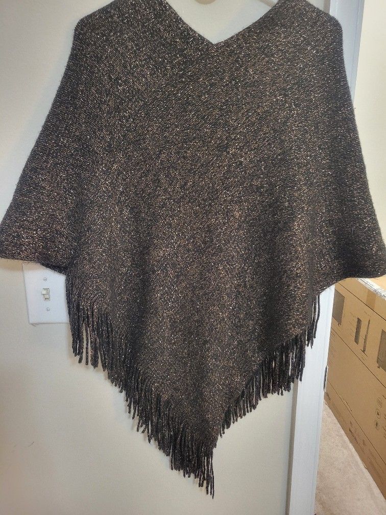 Batwing sleeve Fringe Trim Knit Poncho