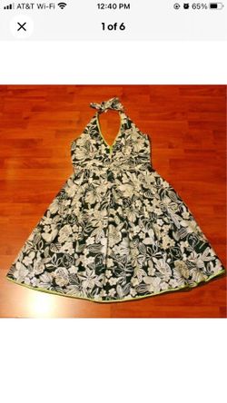 Like New- SIGNATURE By ROBBIE LEE Black And White Halter Fit & Flare Dress