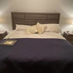 King Size Wooden Panel Modern Bedroom Set