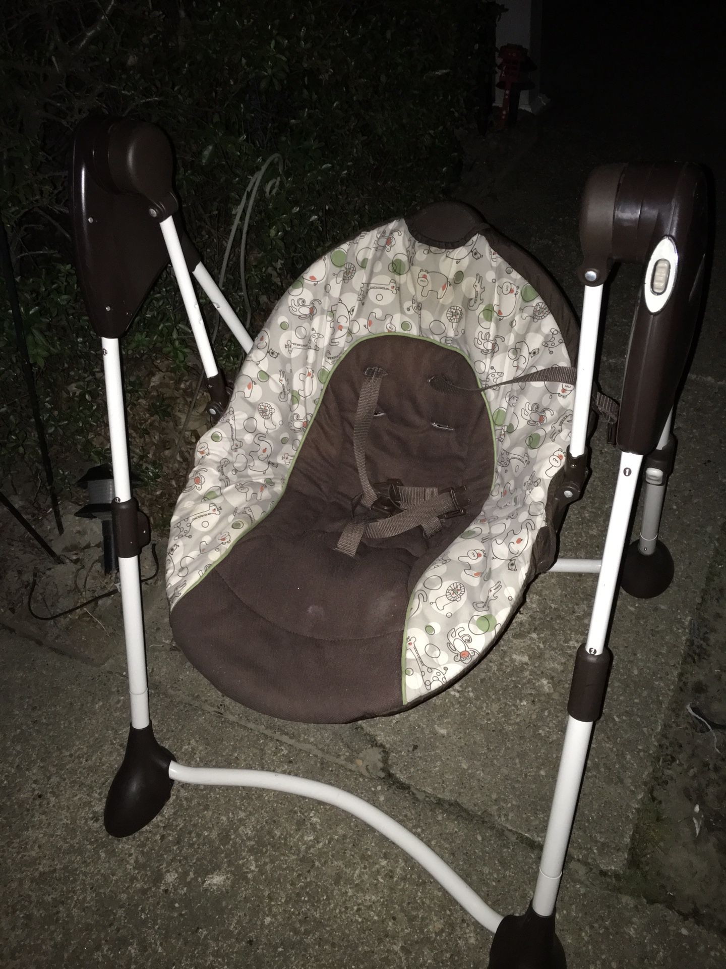 Graco baby swing only 25 FIRM FIRM