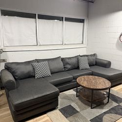 Gray Seccional with Double Chaise