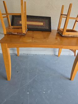 5 pc wood table set
