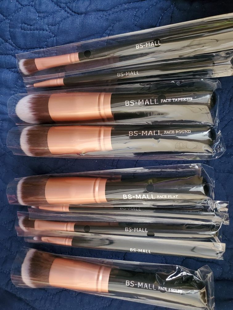 FREE Makeup brushes