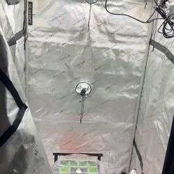 Grow Tent (Ac Infinity) 