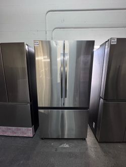 Samsung 32 Cu Ft French Door Fridge RF32CG5100SR - New Open Box $1000