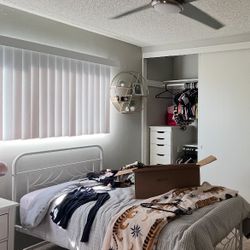Bed frame + Twin Matress 